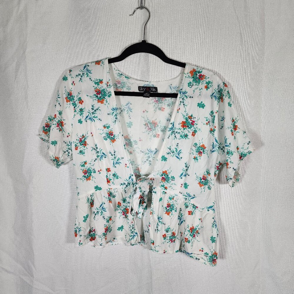 Iky & Me Crop Tie Front Ruffle Top White Floral Size L